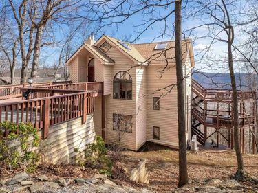 327 CRAWFORDS EDGE, Roseland, VA 22967