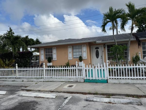 966 Sumter Road E, West Palm Beach, FL 33415