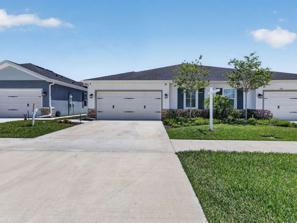9401 SW Libertas Way, Port St. Lucie, FL 34987