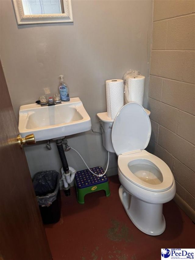 1135 N Main Street Photo 9