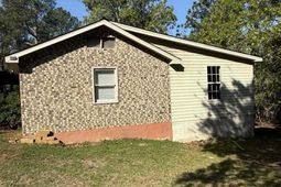 909 Sheridan Oliver Rd photo 4