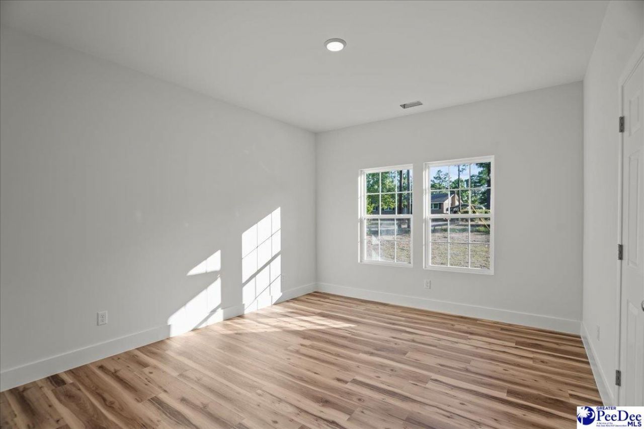 1012 Greenleaf Rd Photo 11