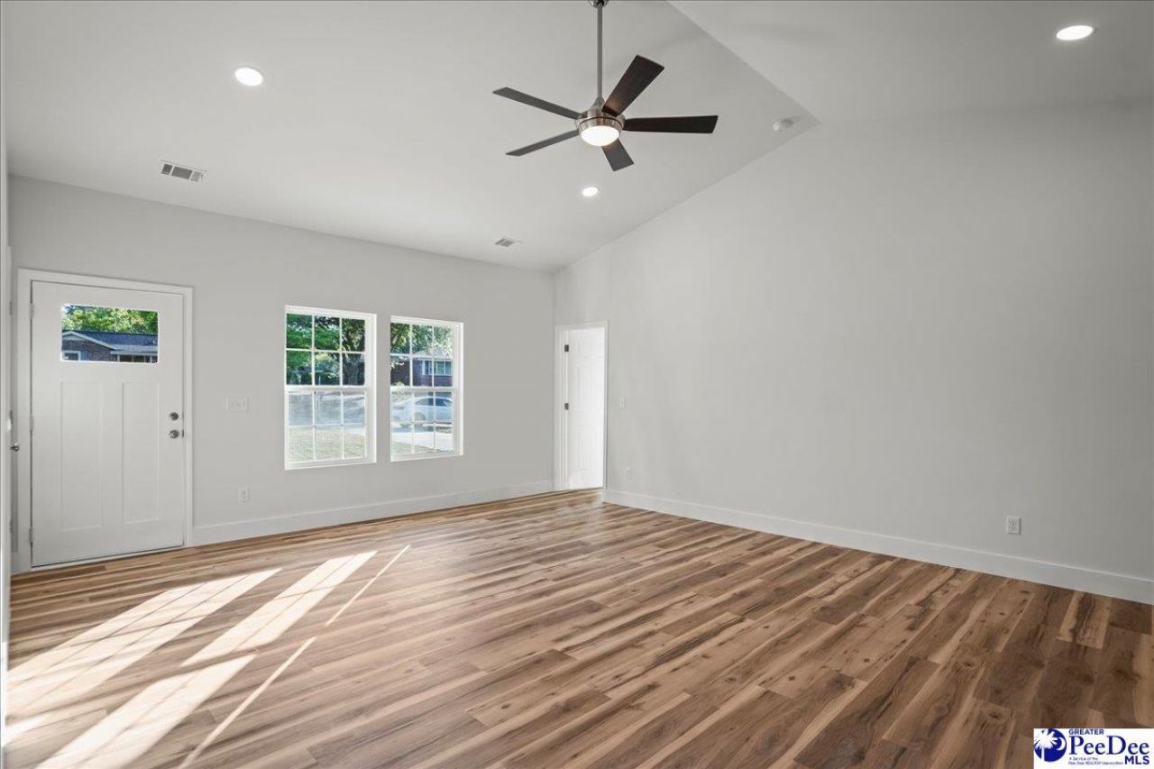 1012 Greenleaf Rd Photo 17