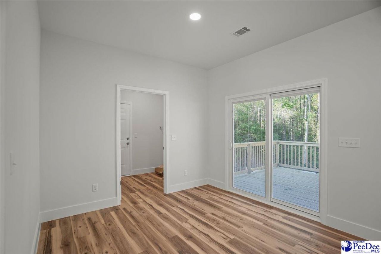 1012 Greenleaf Rd Photo 5