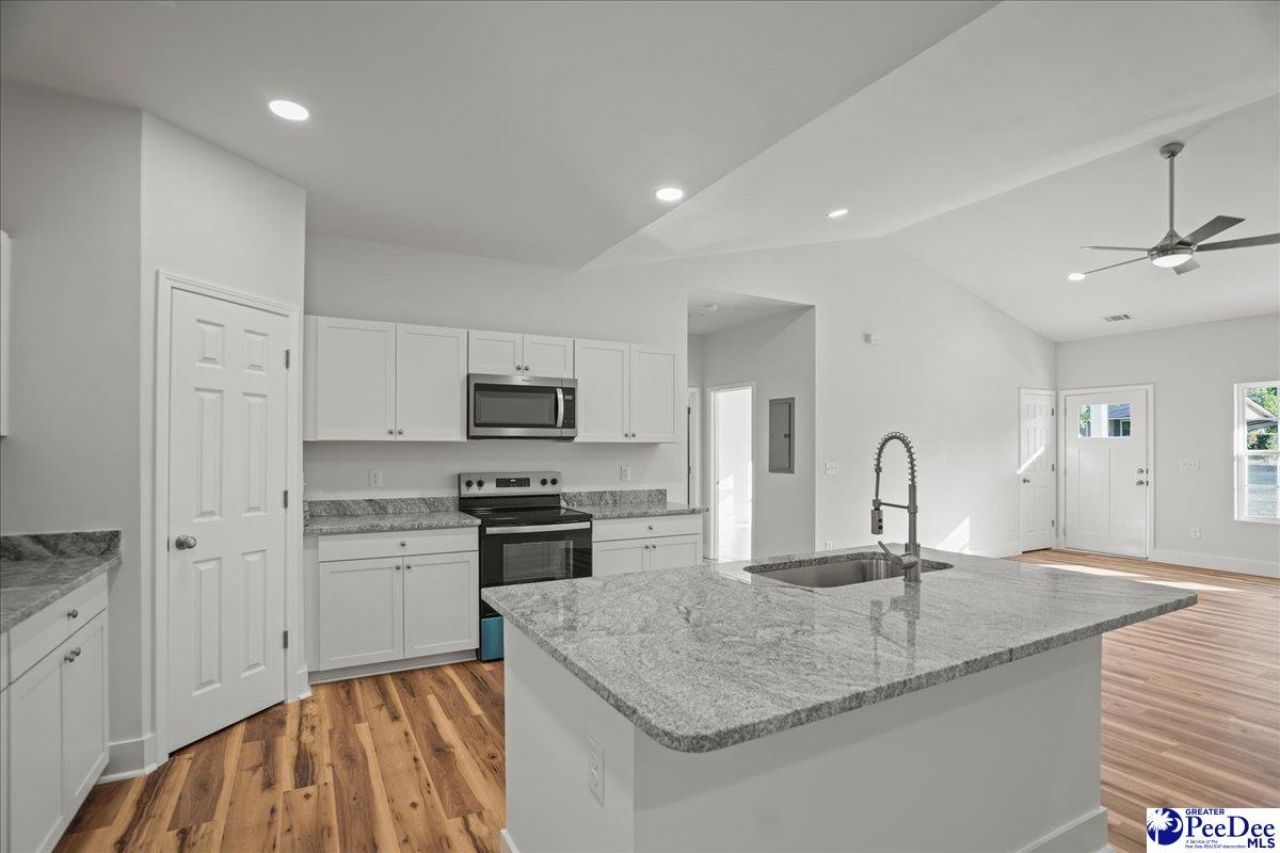 1012 Greenleaf Rd Photo 6