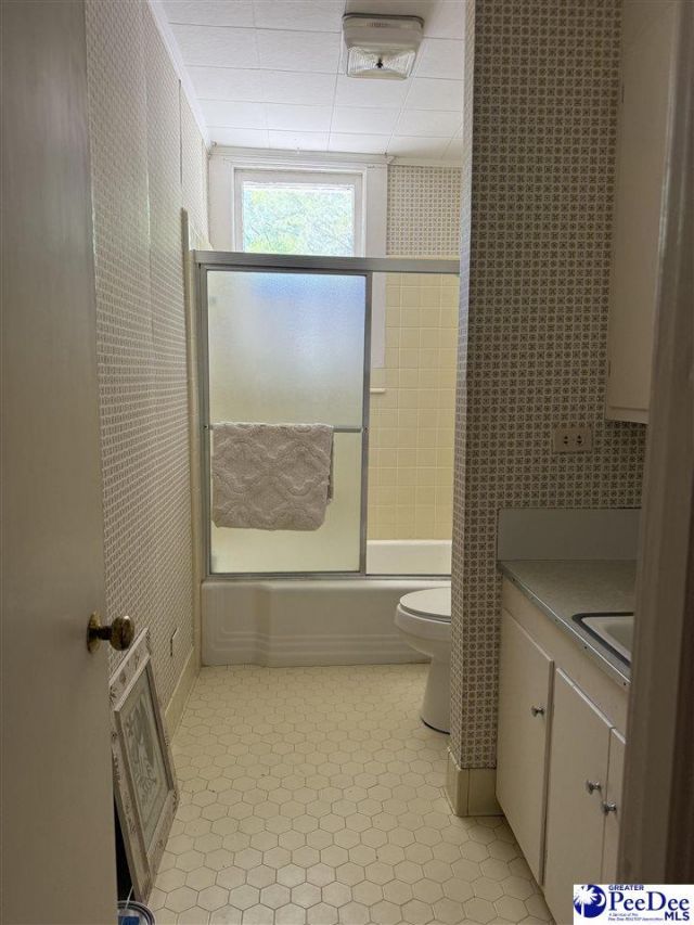 406 E Main St Photo 11