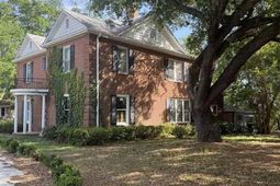 406 E Main St photo 4