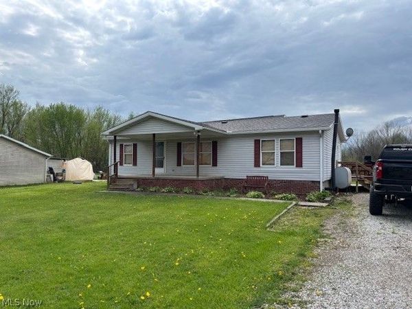 6462 Edie Hill Road , Uhrichsville, OH 44683