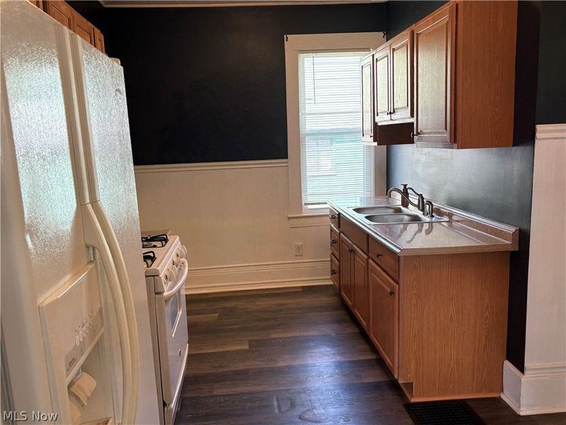 770 W Martin Street, East Palestine, OH 44413 Photo 6