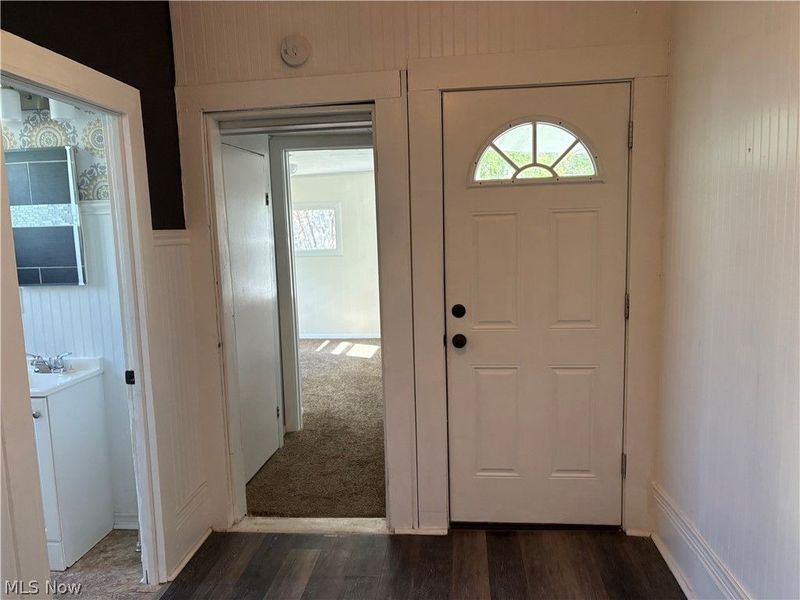 770 W Martin Street, East Palestine, OH 44413 Photo 8