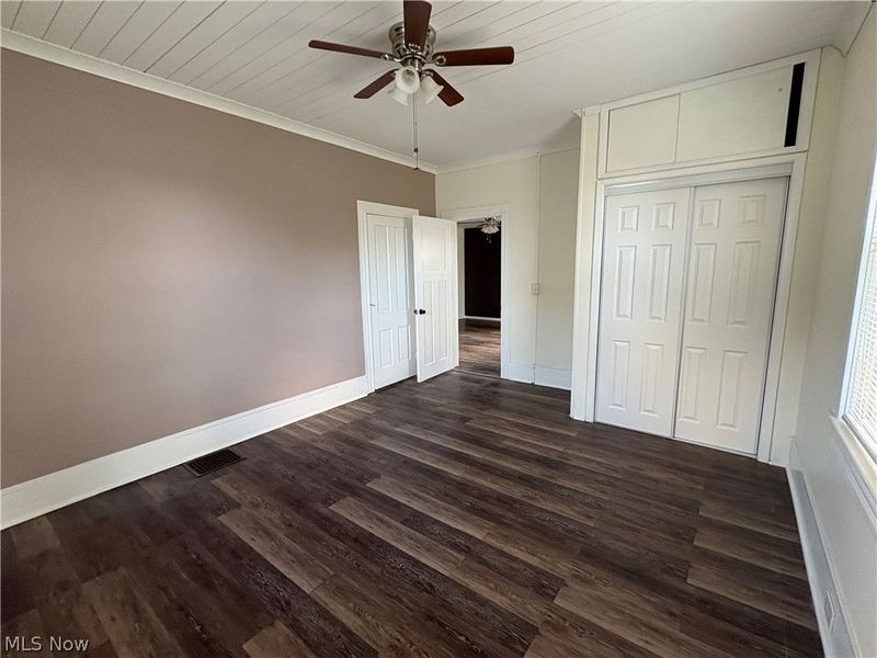 770 W Martin Street, East Palestine, OH 44413 Photo 9