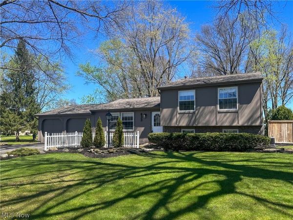 633 Laurelwood Drive SE, Warren, OH 44484