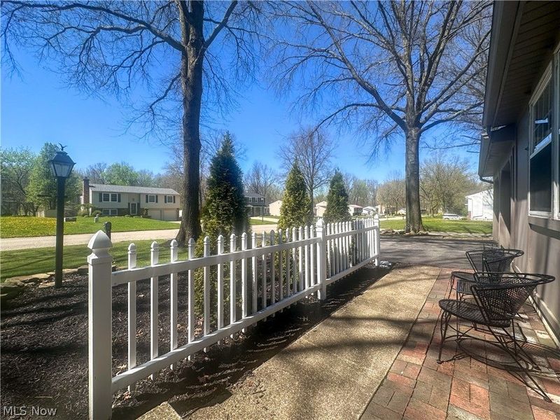 633 Laurelwood Drive SE, Warren, OH 44484 Photo 4