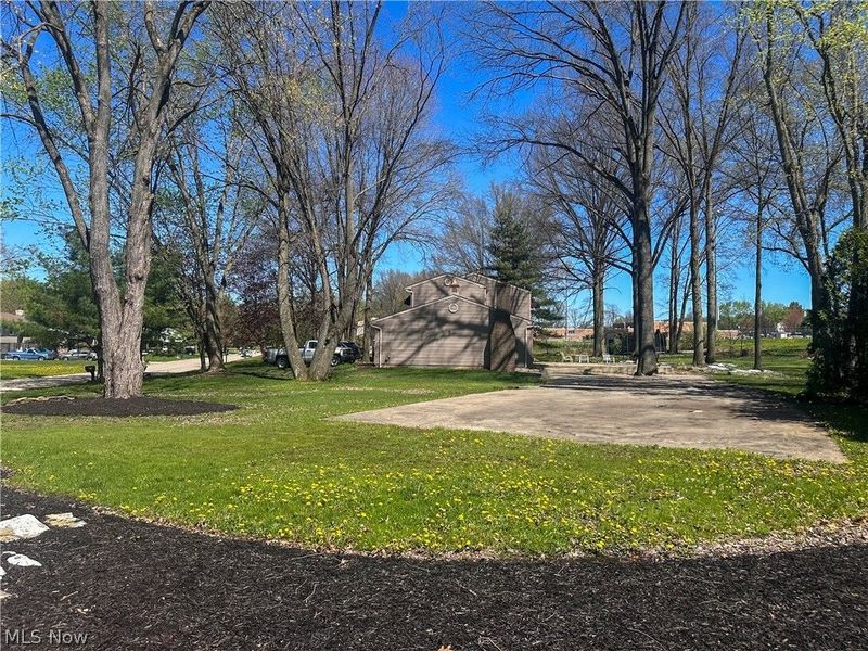 633 Laurelwood Drive SE, Warren, OH 44484 Photo 41