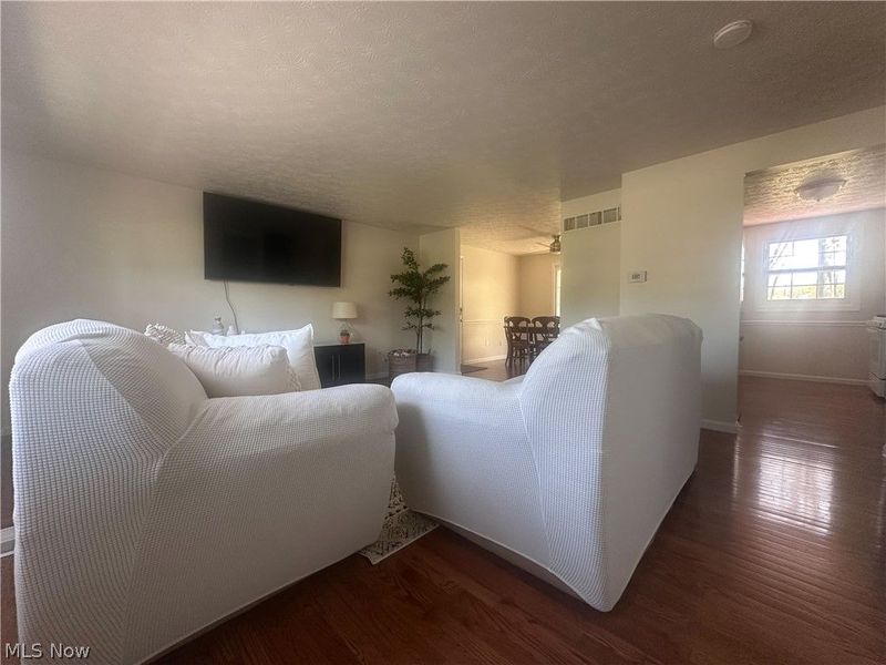 633 Laurelwood Drive SE, Warren, OH 44484 Photo 5