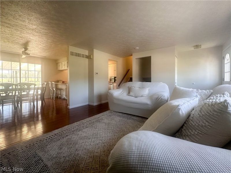 633 Laurelwood Drive SE, Warren, OH 44484 Photo 9