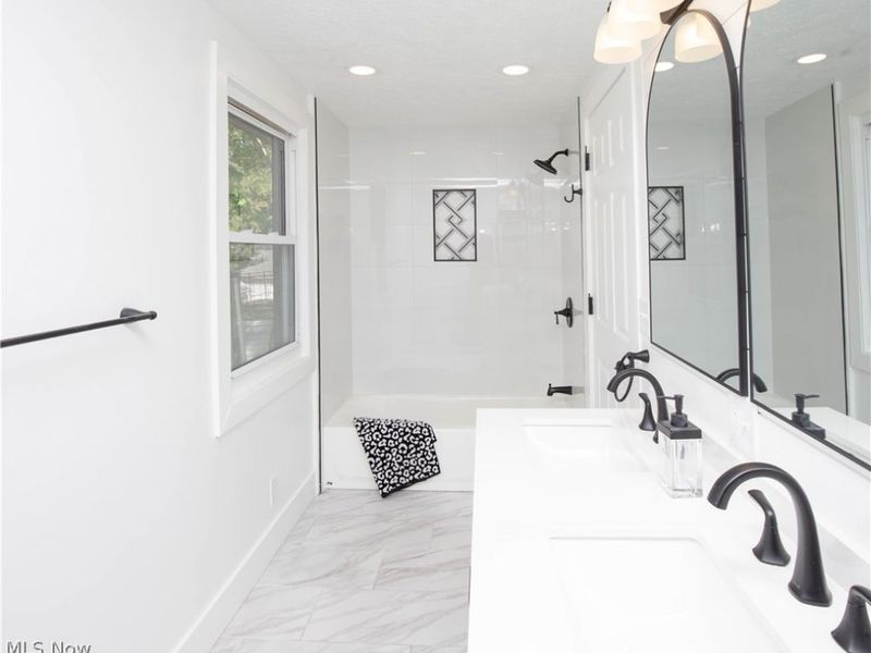 560 Mineola Avenue, Akron, OH 44320 Photo 13