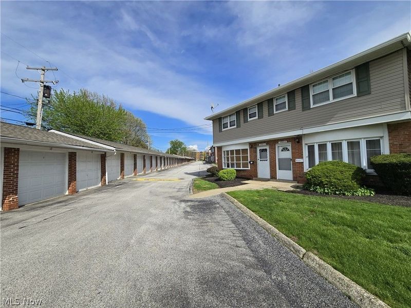 31603 N Marginal Road, Unit B, Willowick, OH 44095 Photo 4