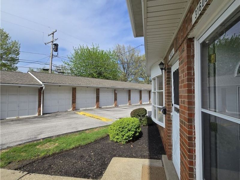 31603 N Marginal Road, Unit B, Willowick, OH 44095 Photo 5