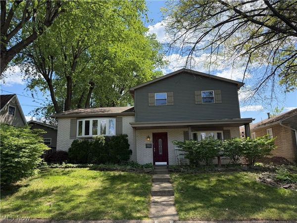 4602 7th Avenue , Vienna, WV 26105