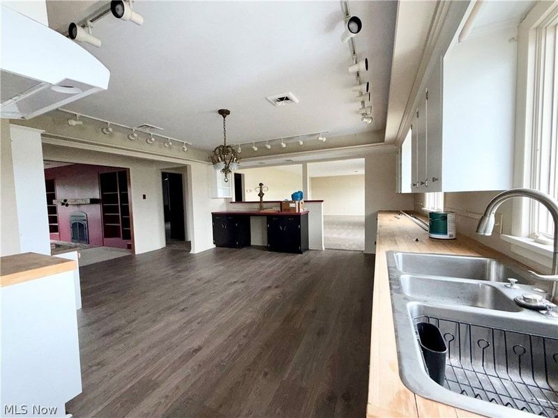 805 Denman Avenue, Coshocton, OH 43812 Photo 6