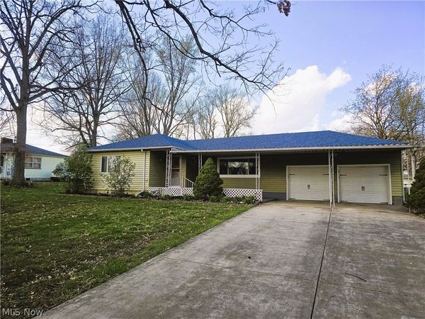 3839 Valacamp SE, Warren, OH 44484