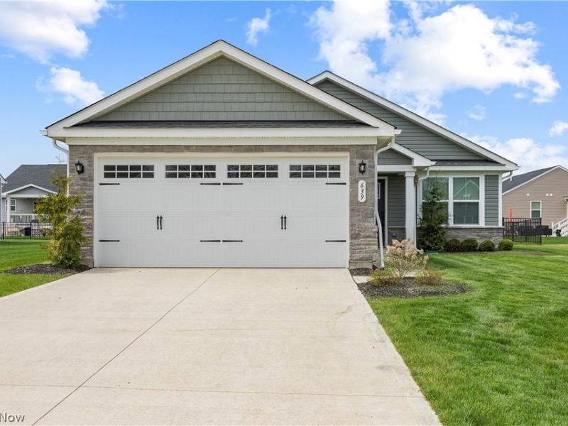 639 Apple Ridge Drive , Elyria, OH 44035 Photo 1