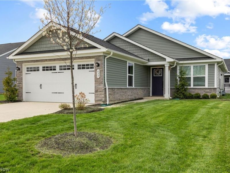 639 Apple Ridge Drive , Elyria, OH 44035 Photo 2