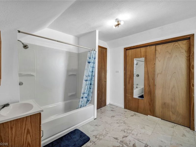 3488 W 52nd Street, Cleveland, OH 44102 Photo 32