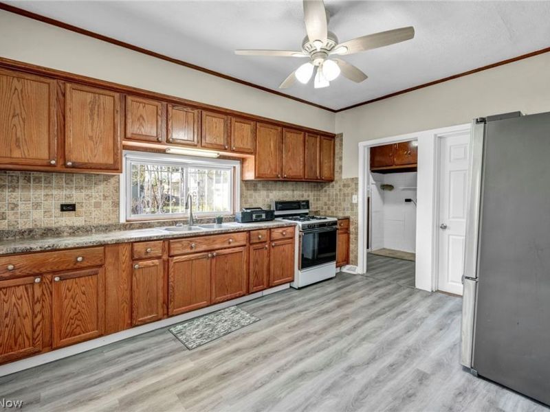 3488 W 52nd Street, Cleveland, OH 44102 Photo 8