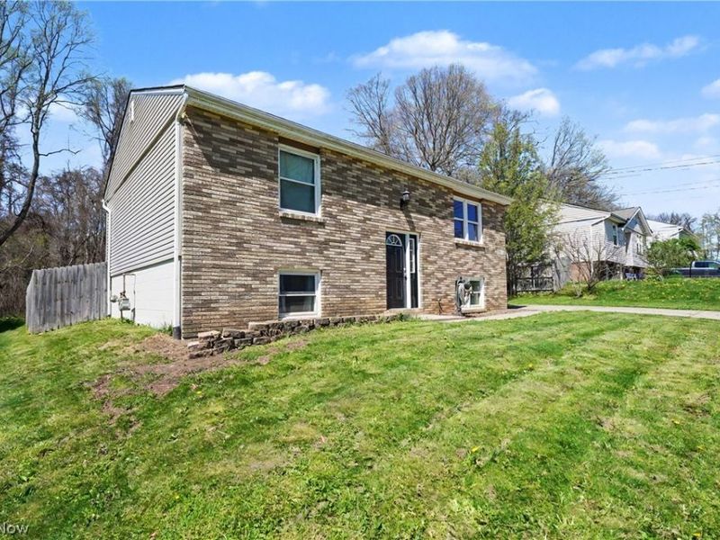 3781 Pelham Lane, Kent, OH 44240 Photo 2