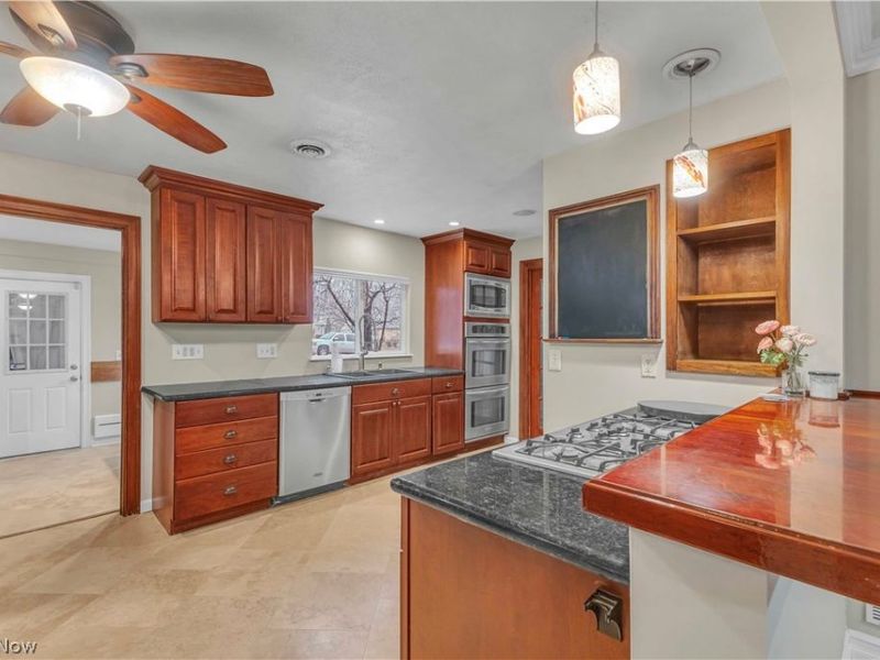 914 Garford Avenue , Elyria, OH 44035 Photo 10