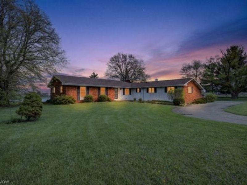 8675 W Smith Road, Medina, OH 44256 Photo 1