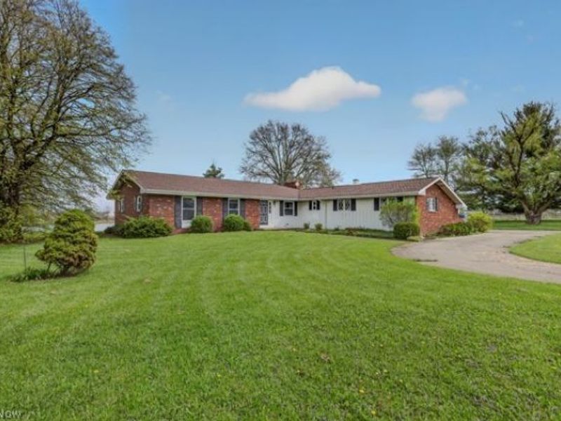 8675 W Smith Road, Medina, OH 44256 Photo 2