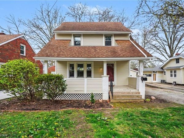 2782 Oakwood Drive, Cuyahoga Falls, OH 44221