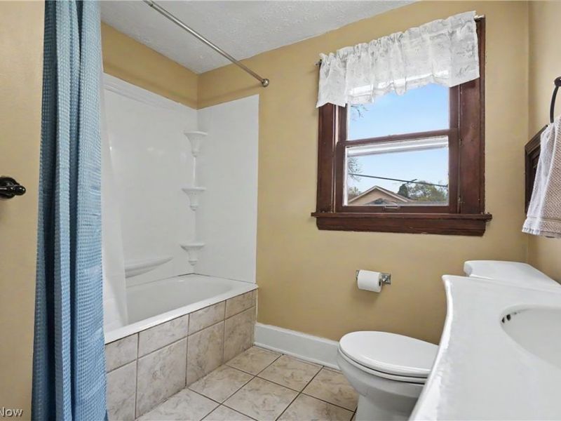 2782 Oakwood Drive, Cuyahoga Falls, OH 44221 Photo 13