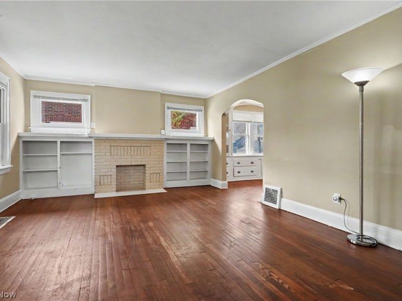 2782 Oakwood Drive, Cuyahoga Falls, OH 44221 Photo 2