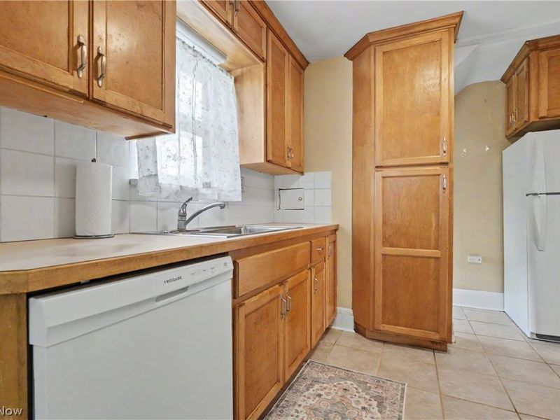 2782 Oakwood Drive, Cuyahoga Falls, OH 44221 Photo 6