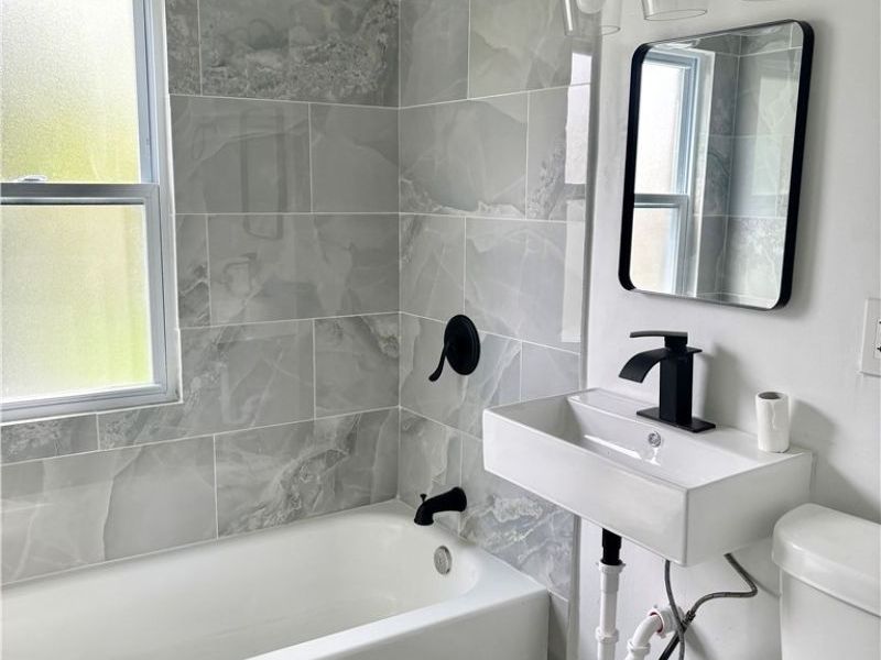 14119 Tuckahoe Avenue, Cleveland, OH 44111 Photo 9