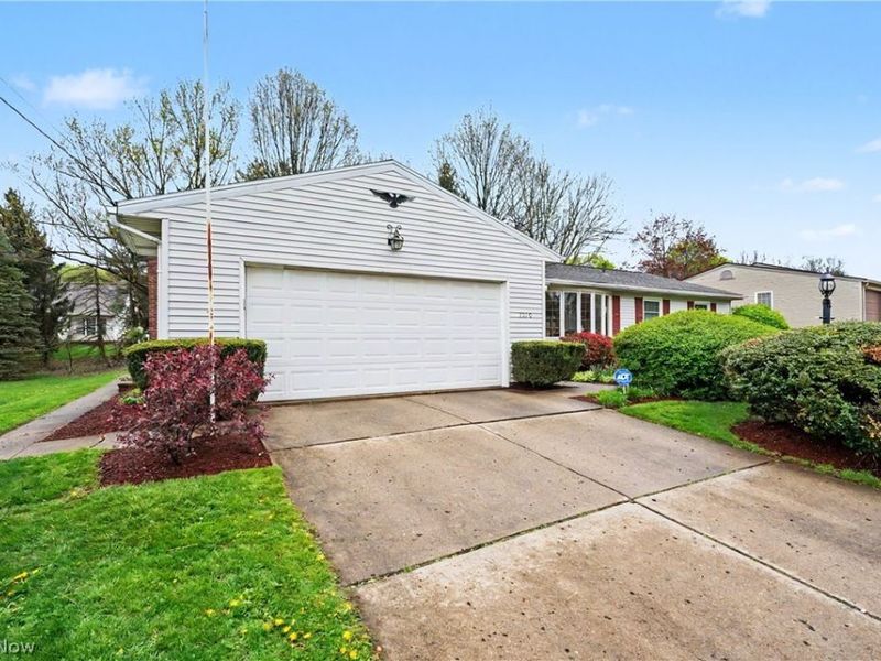 1210 Janet Avenue NW, North Canton, OH 44720 Photo 2