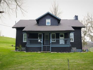 1032 Hartwood Road NW, Magnolia, OH 44643