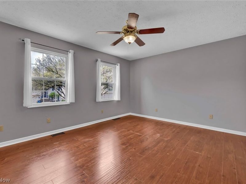 9561 Cyprus Lane, Olmsted Falls, OH 44138 Photo 11