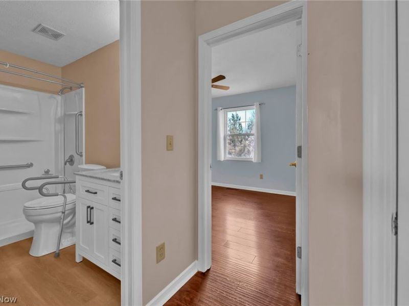 9561 Cyprus Lane, Olmsted Falls, OH 44138 Photo 13