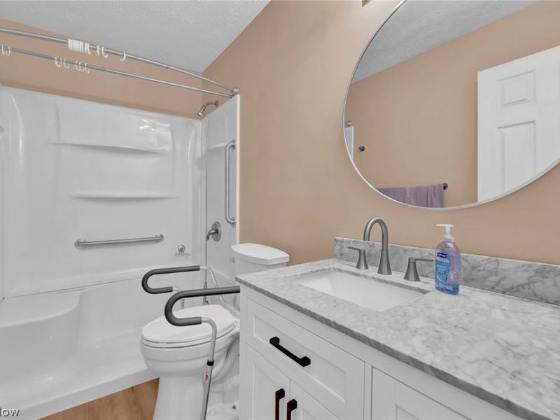 9561 Cyprus Lane, Olmsted Falls, OH 44138 Photo 14