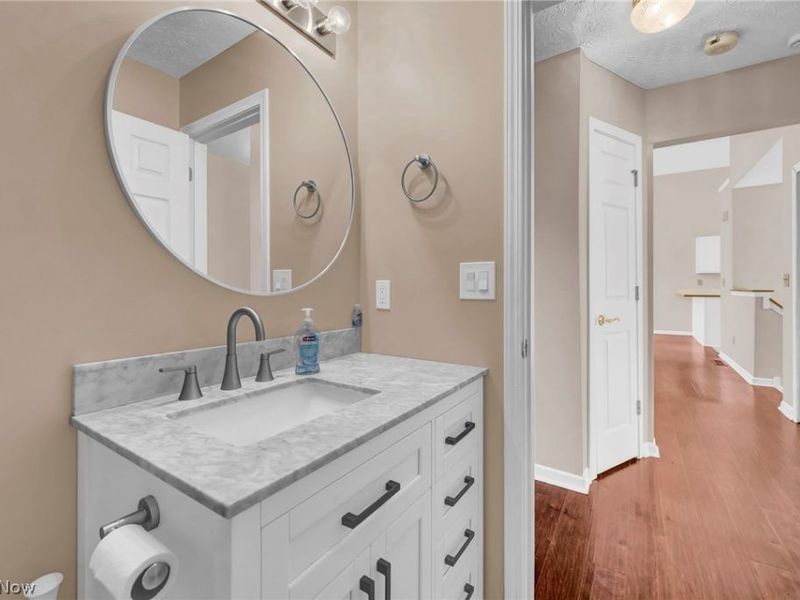 9561 Cyprus Lane, Olmsted Falls, OH 44138 Photo 15