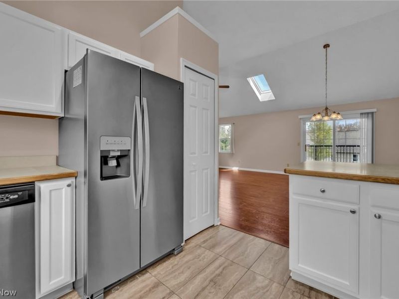 9561 Cyprus Lane, Olmsted Falls, OH 44138 Photo 9