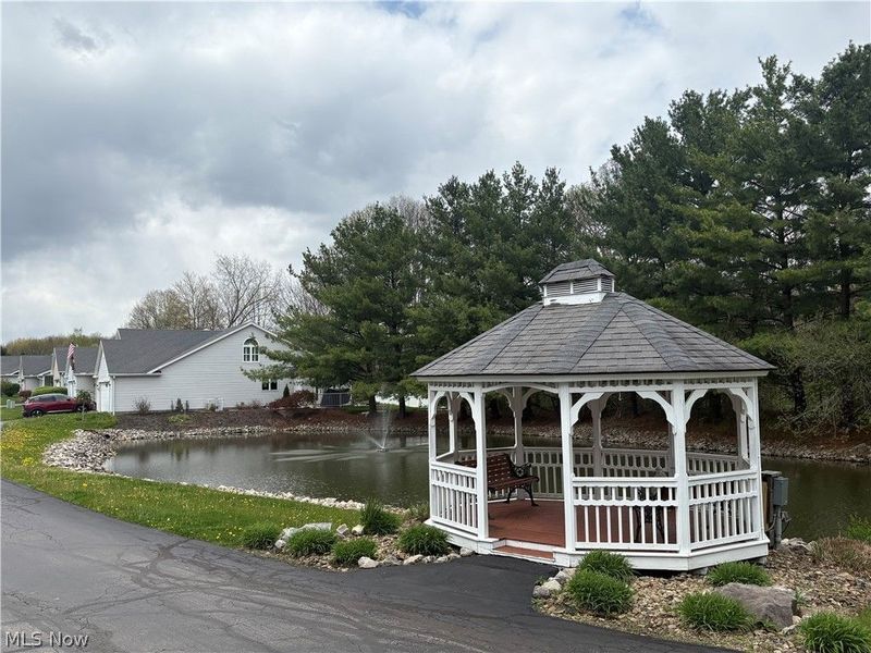 828 Woodfield Court, Unit A, Boardman, OH 44512 Photo 2