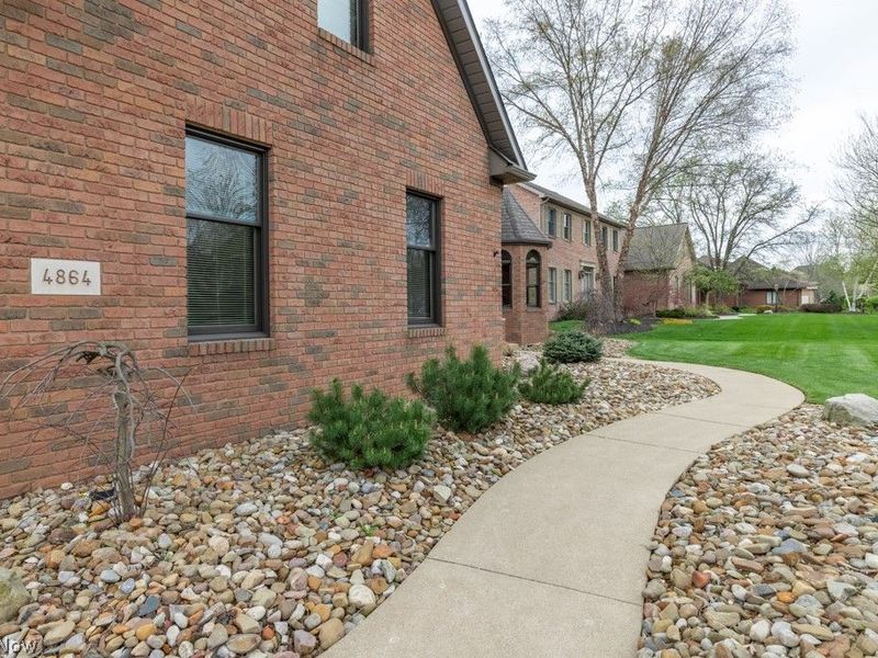 4864 Armandale Avenue NW, Canton, OH 44718 Photo 3