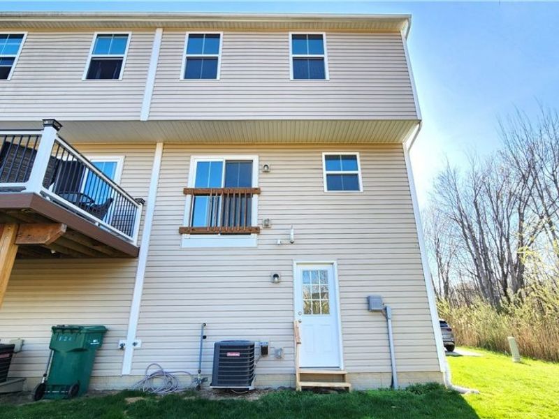 836 Sugarberry Court, Painesville Township, OH 44077 Photo 4