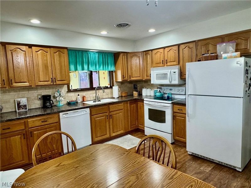 116 Winthrop Drive , Elyria, OH 44035 Photo 9